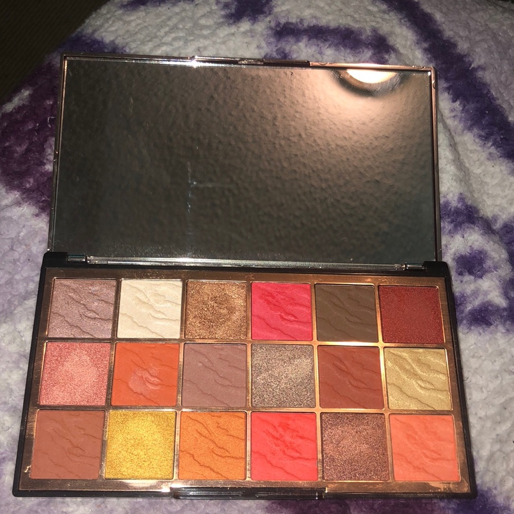 revolution palette
